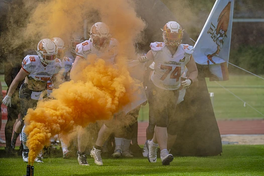 Münster Phoenix Einlauf in ihr Stadion Foto Oliver Jungnitsch